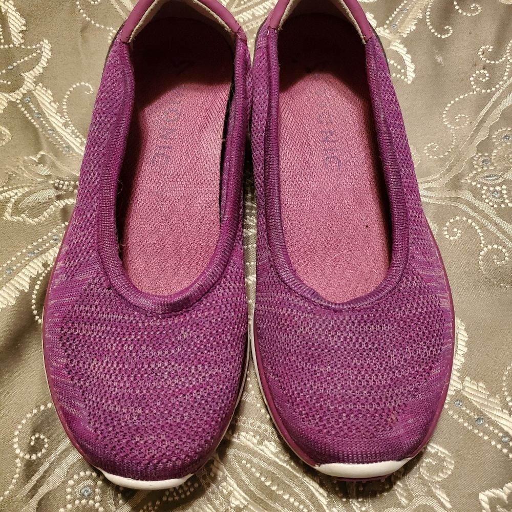 Vionic sneakers